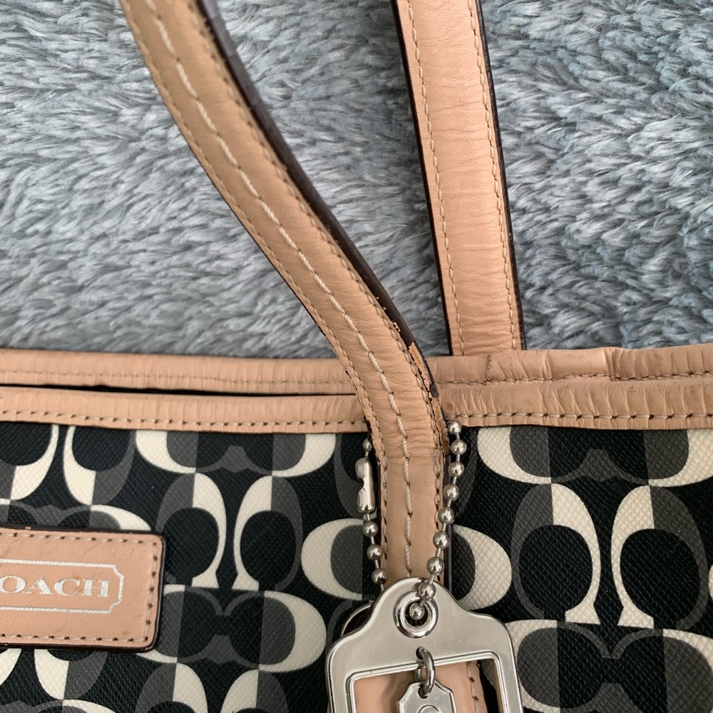 COACH Park Metro Dream Retro Mod Tote- large - Picture 3 of 5